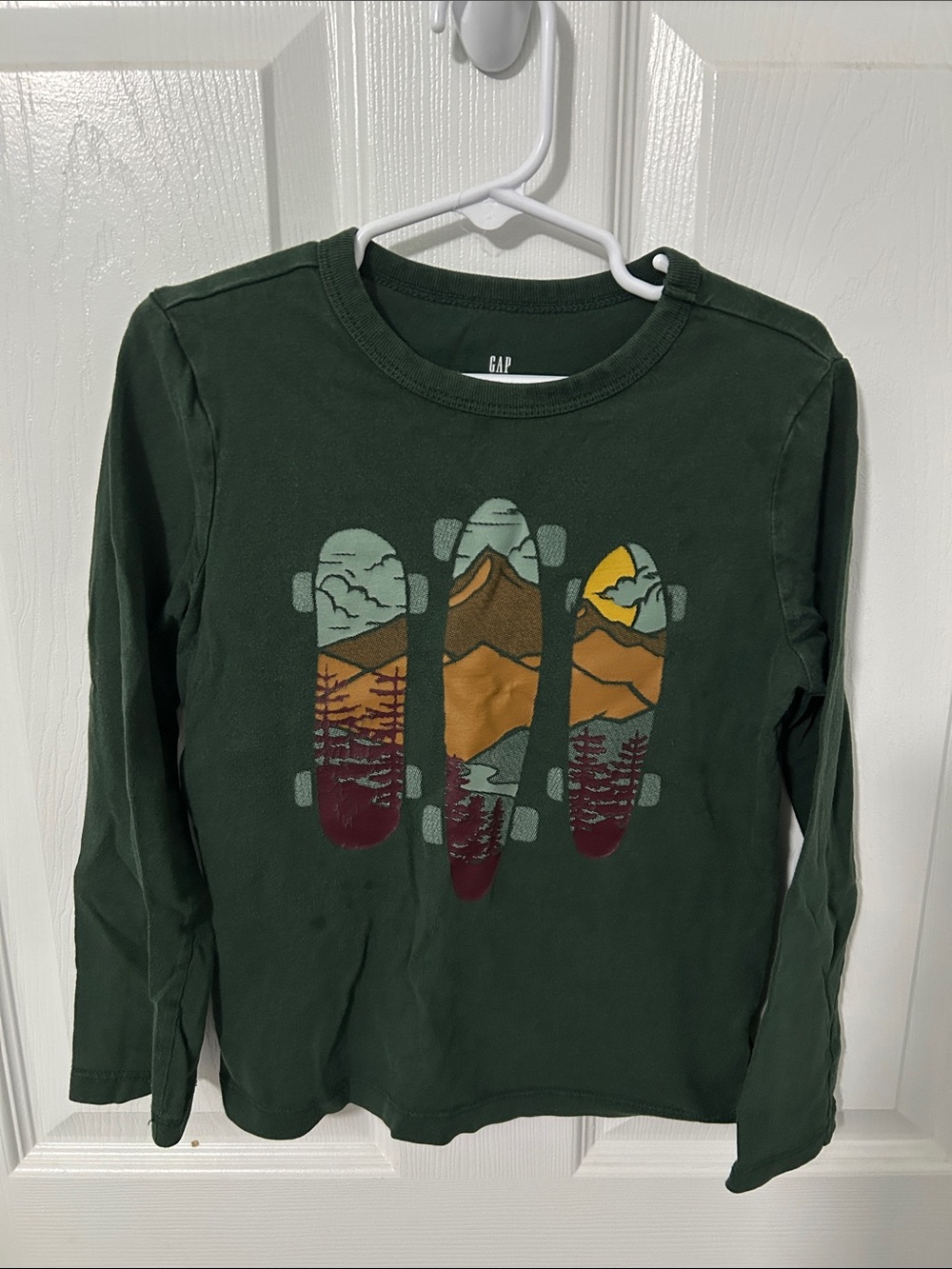 GAP Dark Green Long-Sleeve Tee with Mountain Skateboard Graphic